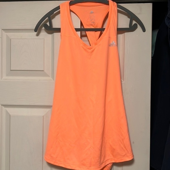 adidas Tops - COPY - Adidas Workout shirt